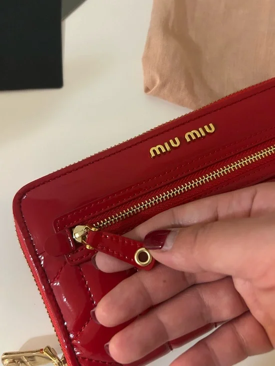 Miu Miu Glossy Red Quilted Zip Wallet with Front Pocket - Picture 3 of 9